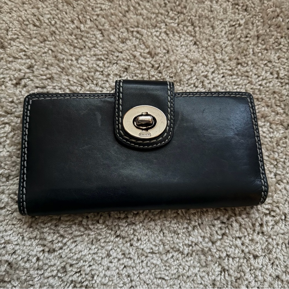 Coach Black Leather Turnlock Continental Wallet – Classic Stitching - Picture 7 of 16